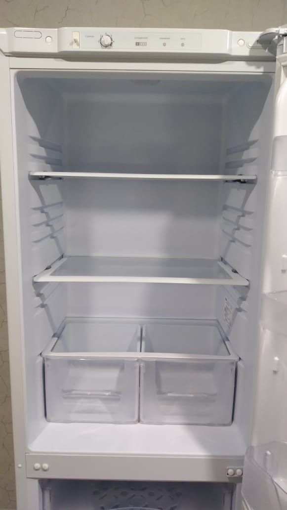 Продам холодильник. В пользование 2 года.