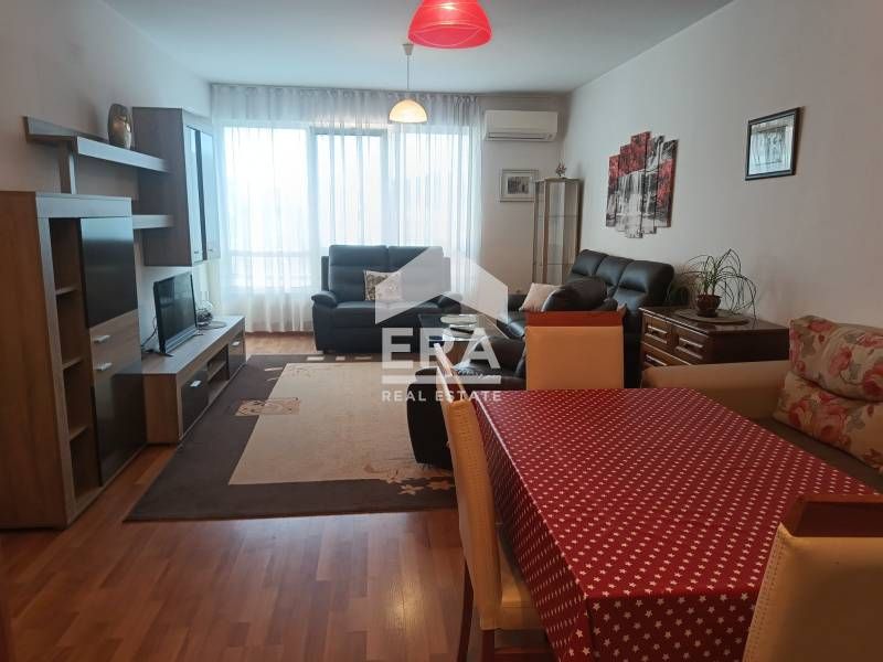 Топ локация! Ексклузивен тристаен имот под наем , Вива Комплекс  в рай