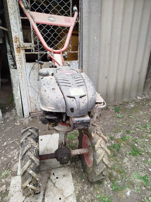 Vând motocultor Briggs &Stratton Intek Edge OHV 60,4 timp,6cpi
