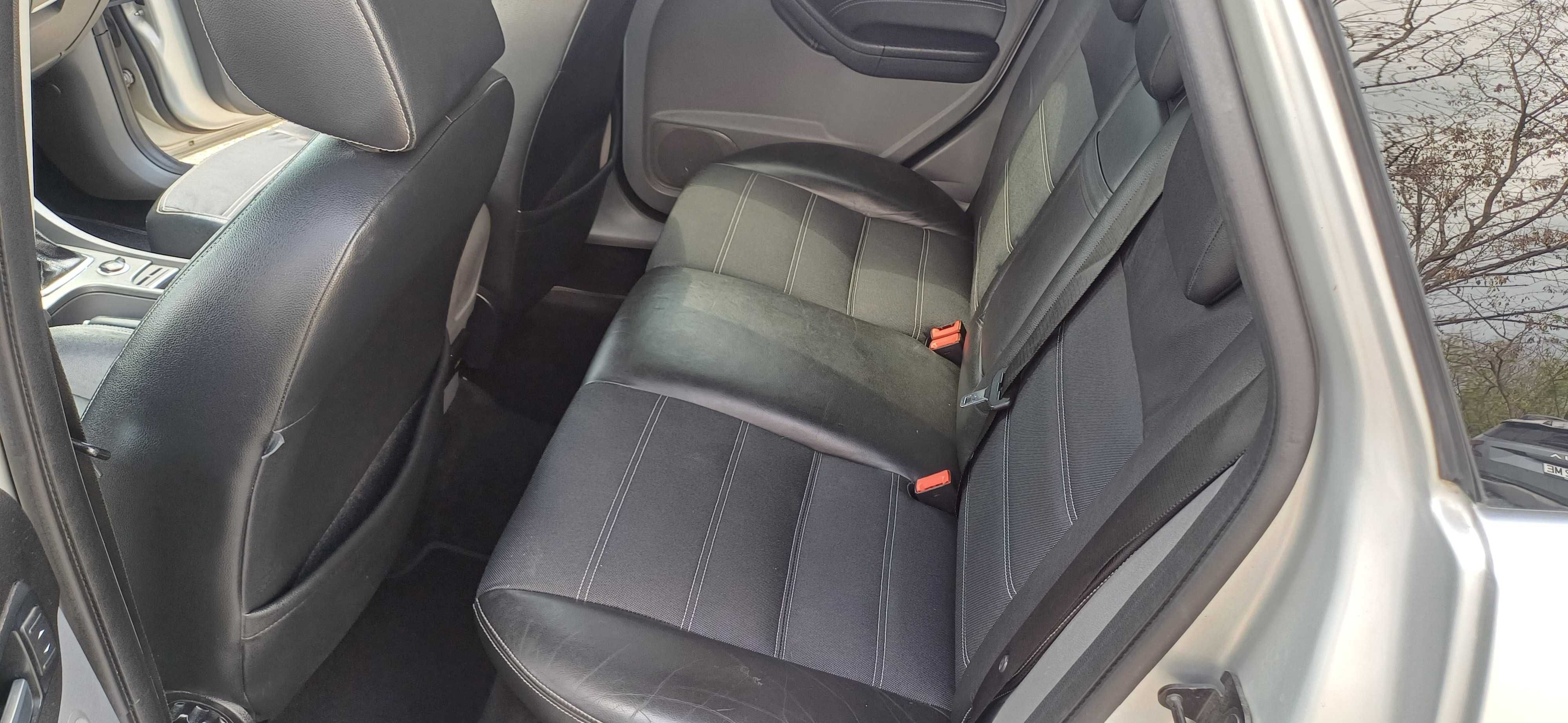 Ford Focus 2.0 i TITANIUM