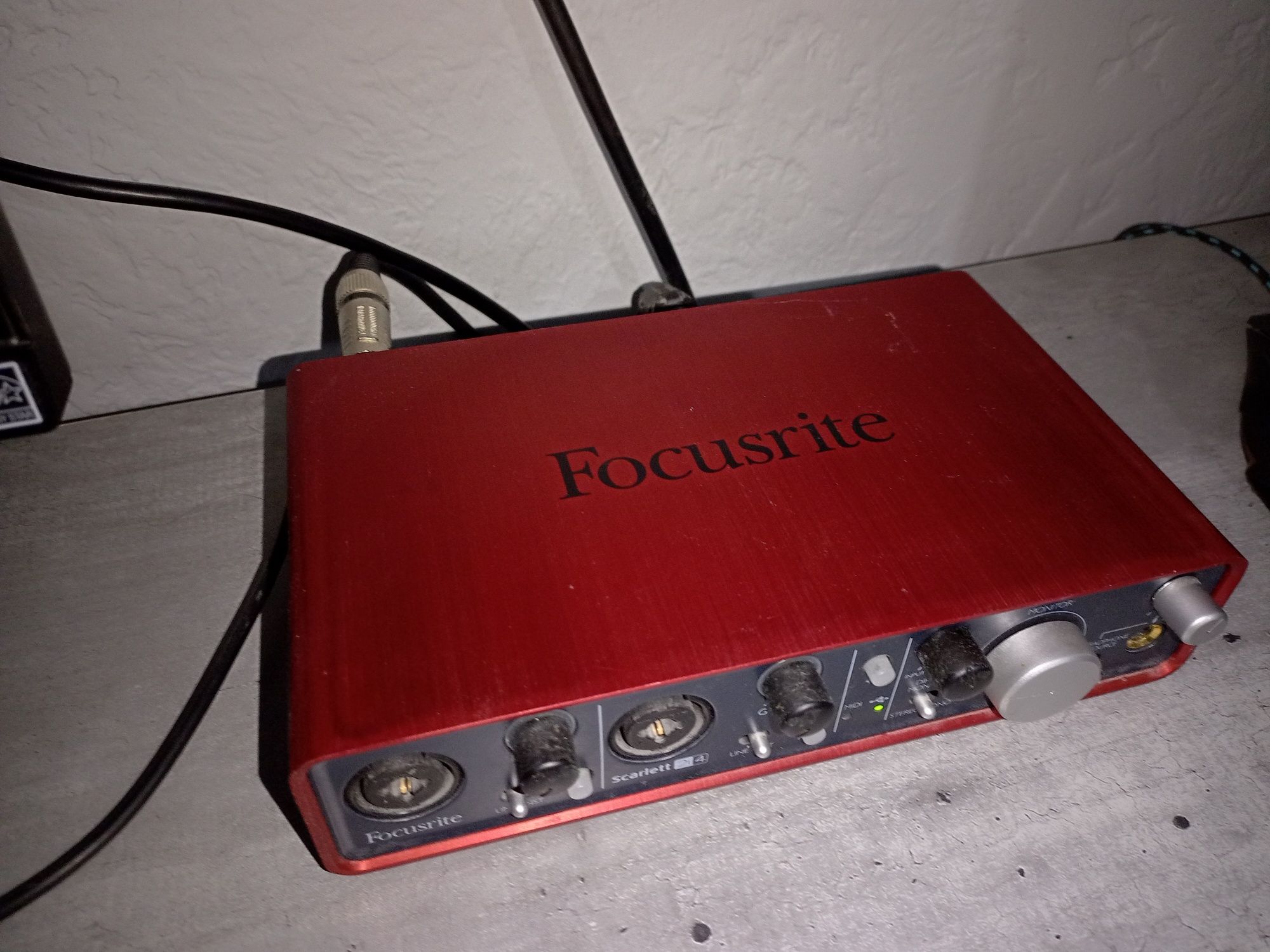 Звуковая карта Focusrite Scarlett 2i4