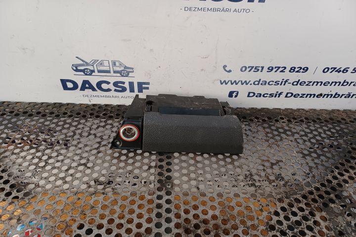 Scrumiera Volkswagen VW Touran 1  [din 2003 pana  2006] seria Minivan 2.0 TDI MT (140 hp)