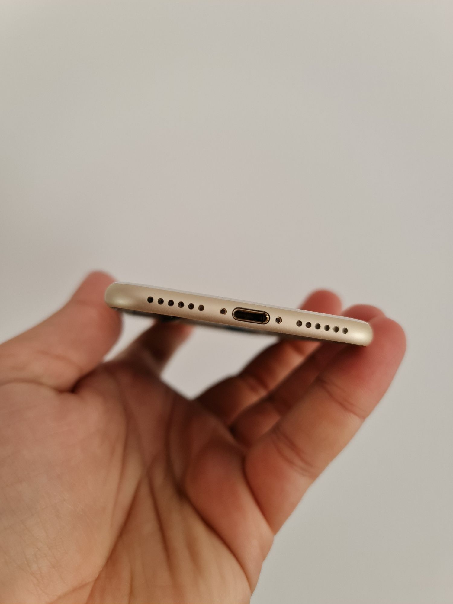 Piese Apple iPhone 7 gold: carcasa, camera fata, mufa, buton amprenta