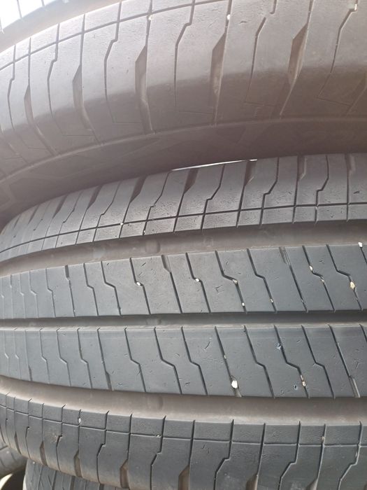 Гуми 235/65/16С Континентал