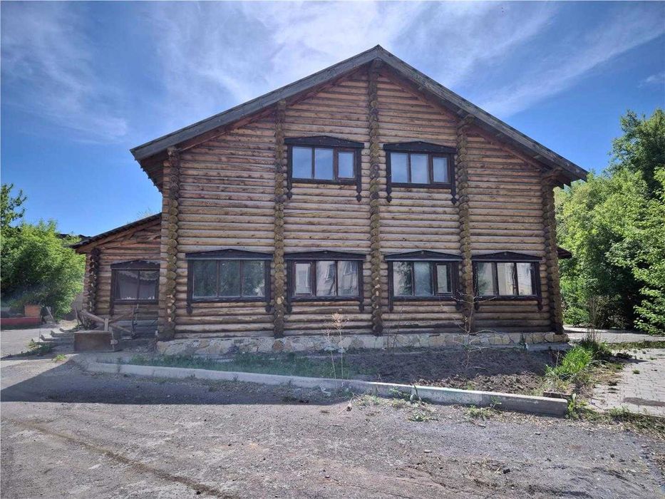 Продам дом из сруба на 2 хозяина, 2 этажа.