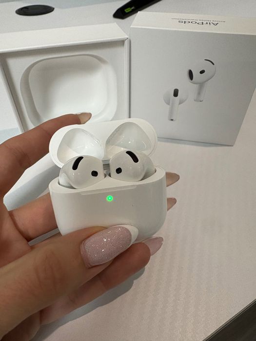 AirPods 4 with ANC - ОРИГИНАЛНИ Нови на 2 месеца.