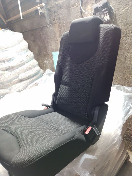 Допълнителна седалка за пежо 308 sw