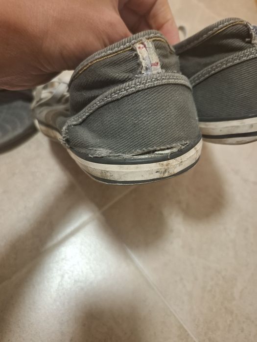 Гуменки и сандали номер 44.5 със забележки