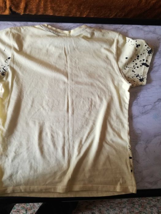 Продавам детска фланелка с къс ръкав,с рисунка с паети-BUSEN