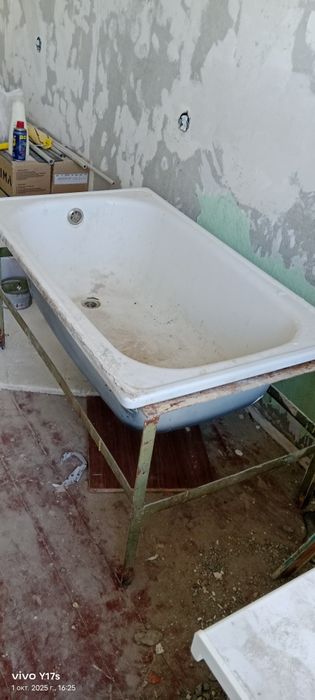 Продается ванны с подставкой