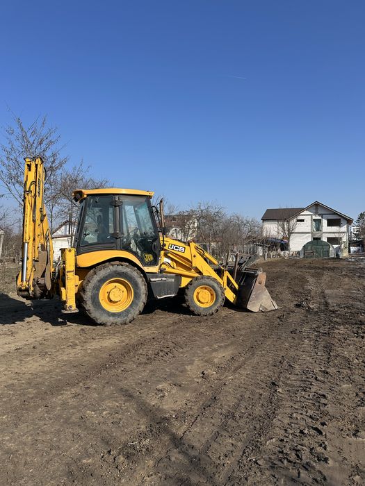 Inchiriez Buldoexcavator + deservent