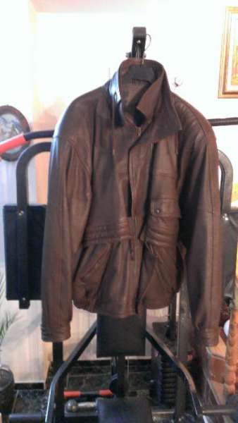 Кожено яке 30 лв.