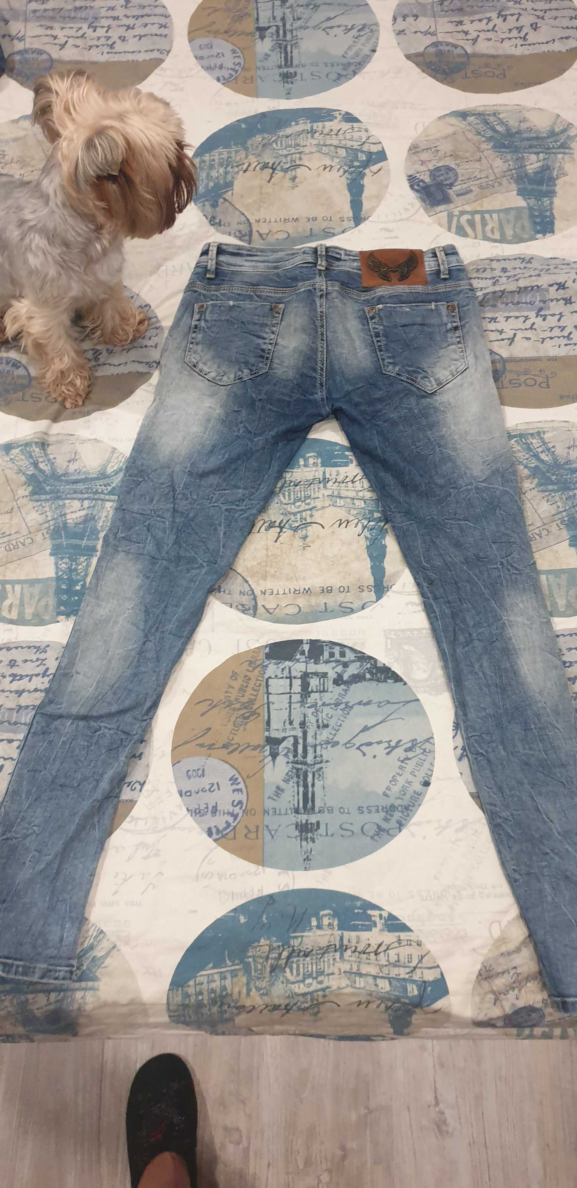 Модерни дамски дънки с накъсани елементи S, Slim fit