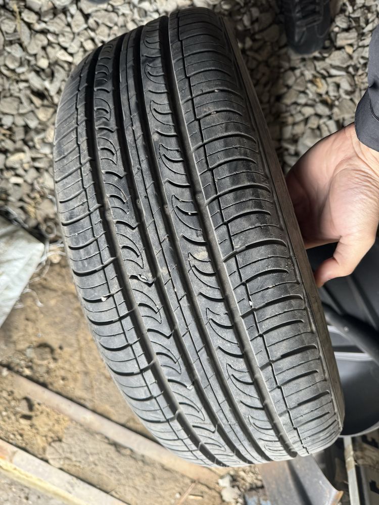 Комплект резины 215/60 Р16 4шт Roadstone