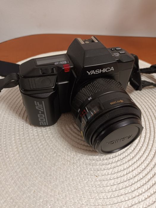 Aparat vintage Yashica 200 AF