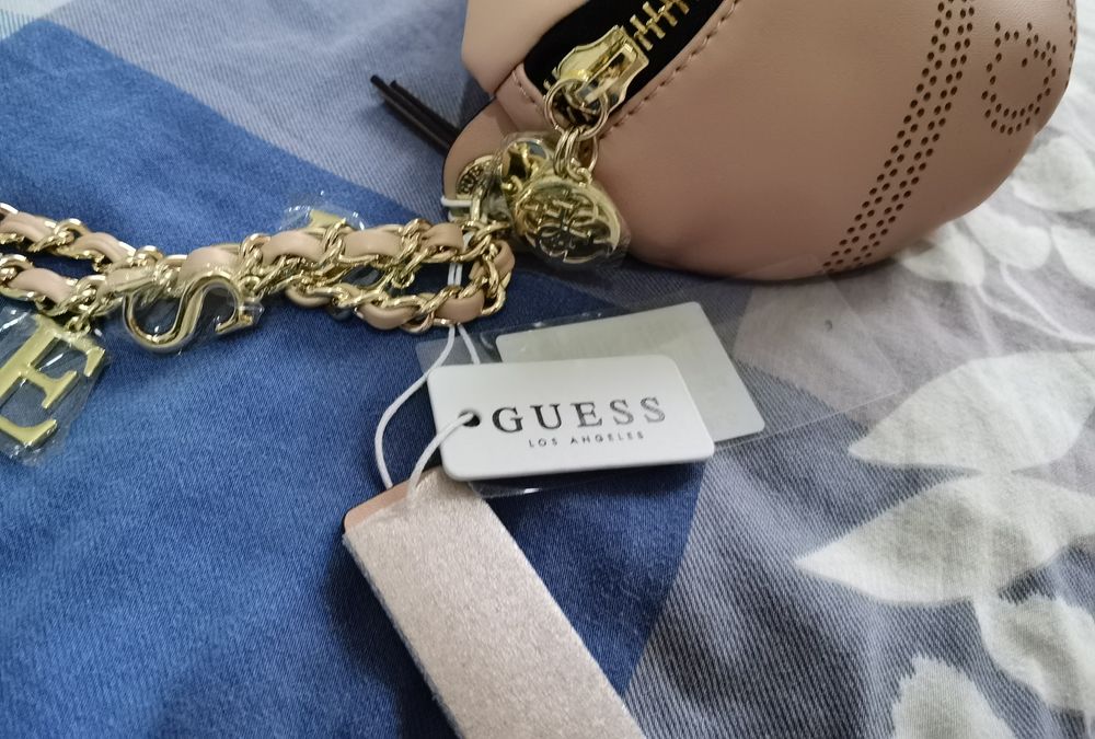 Geanta tip borseta Guess