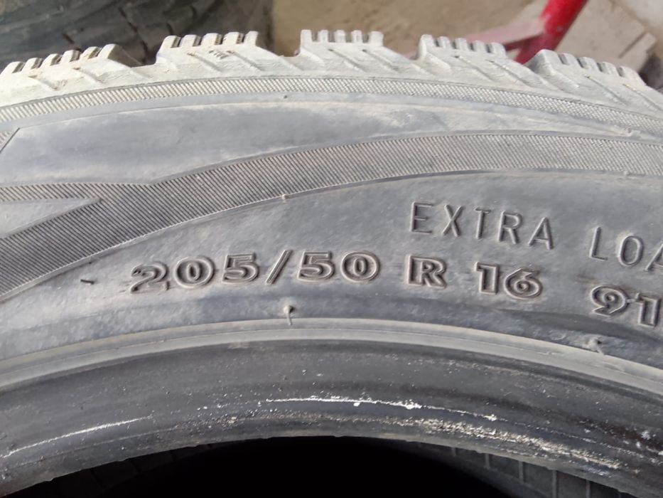 Продам резину комплект 205/50/R16