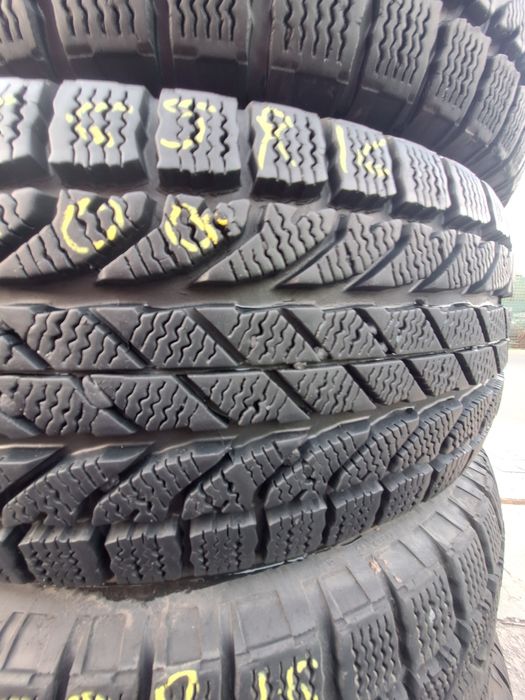 Vând 4 anvelope iarna 215/65r16 Bf Goodrich Montaj Gratuit