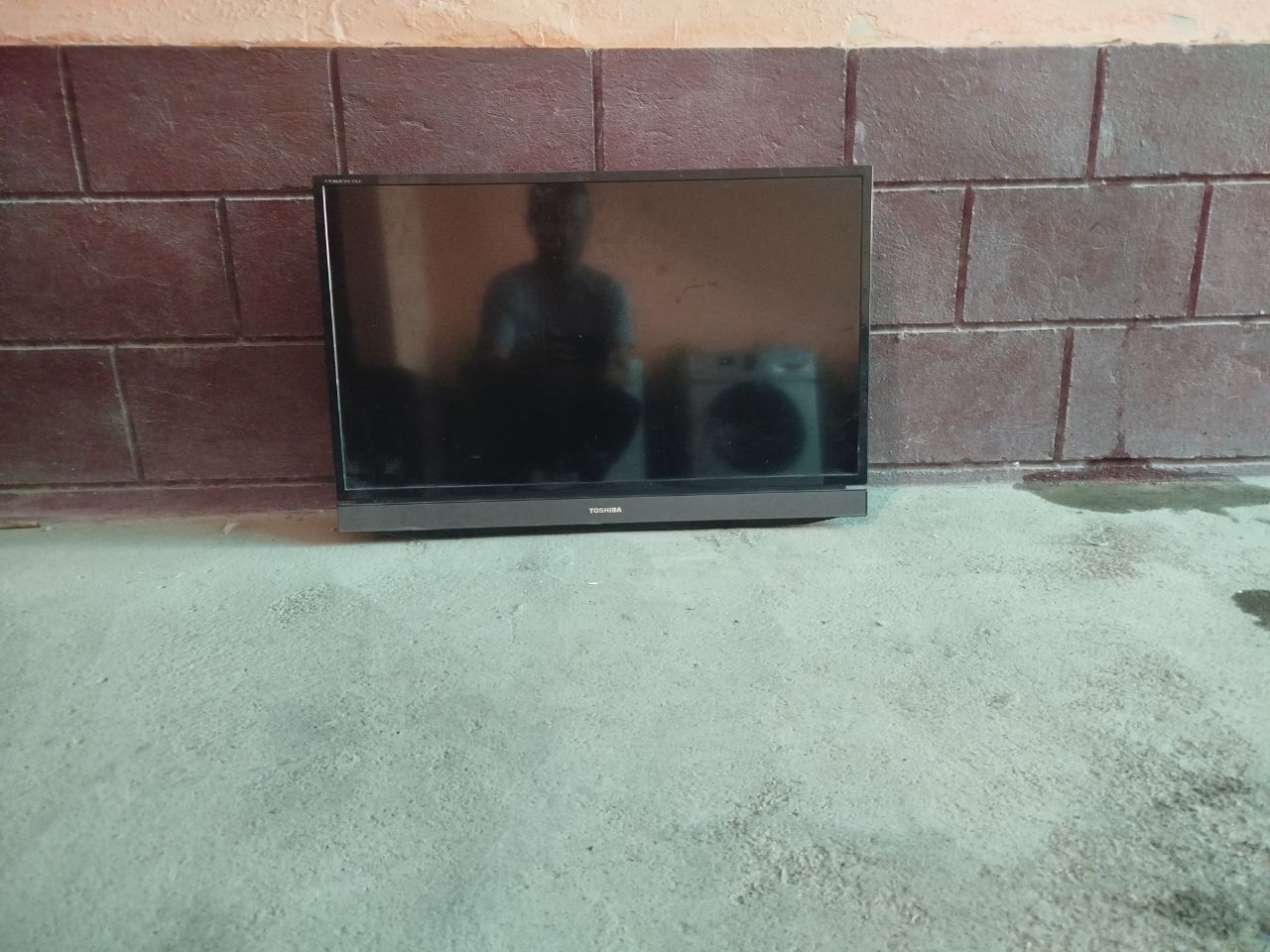2 ta Avtomat kir moshina va televizor