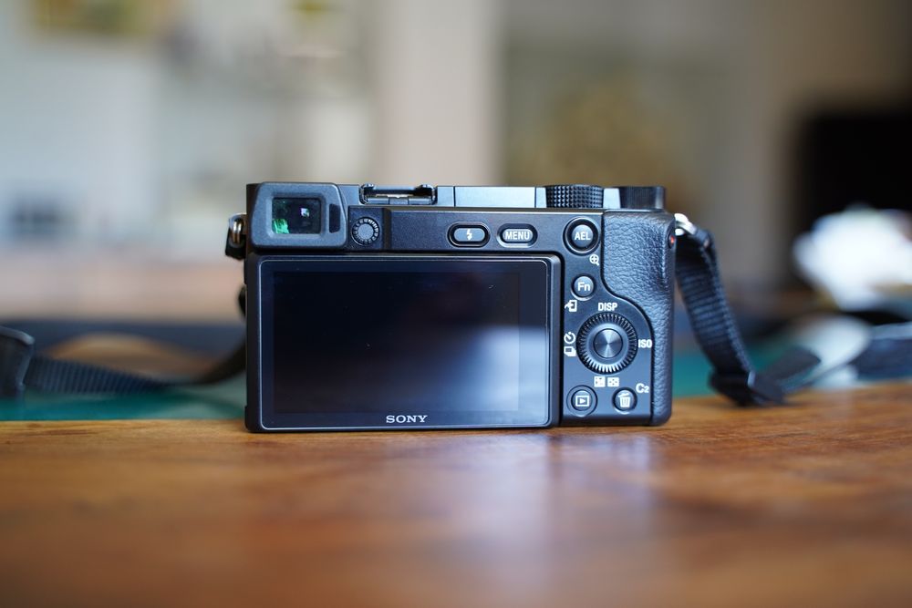 Sony a6100 с китов обектив 16-50