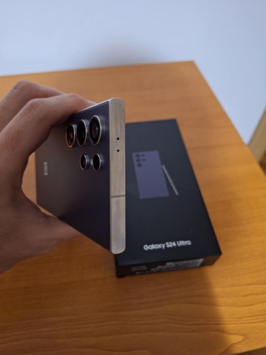 Samsung S24 Ultra - ползван месец и половина