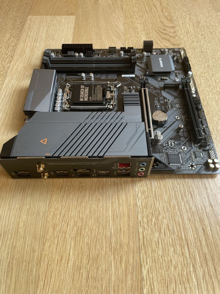 Дьнна платка Gigabyte B660 Gaming X AX DDR4 Socket 1700