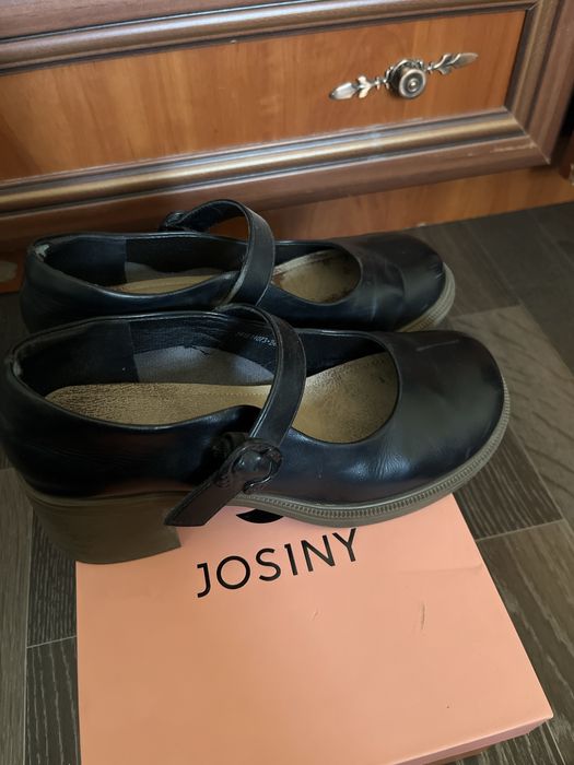 Продам туфли женские черные