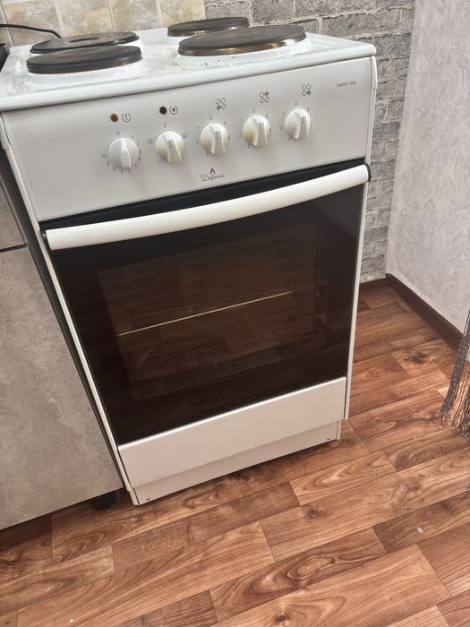 Продам электроплиту «Дарина»