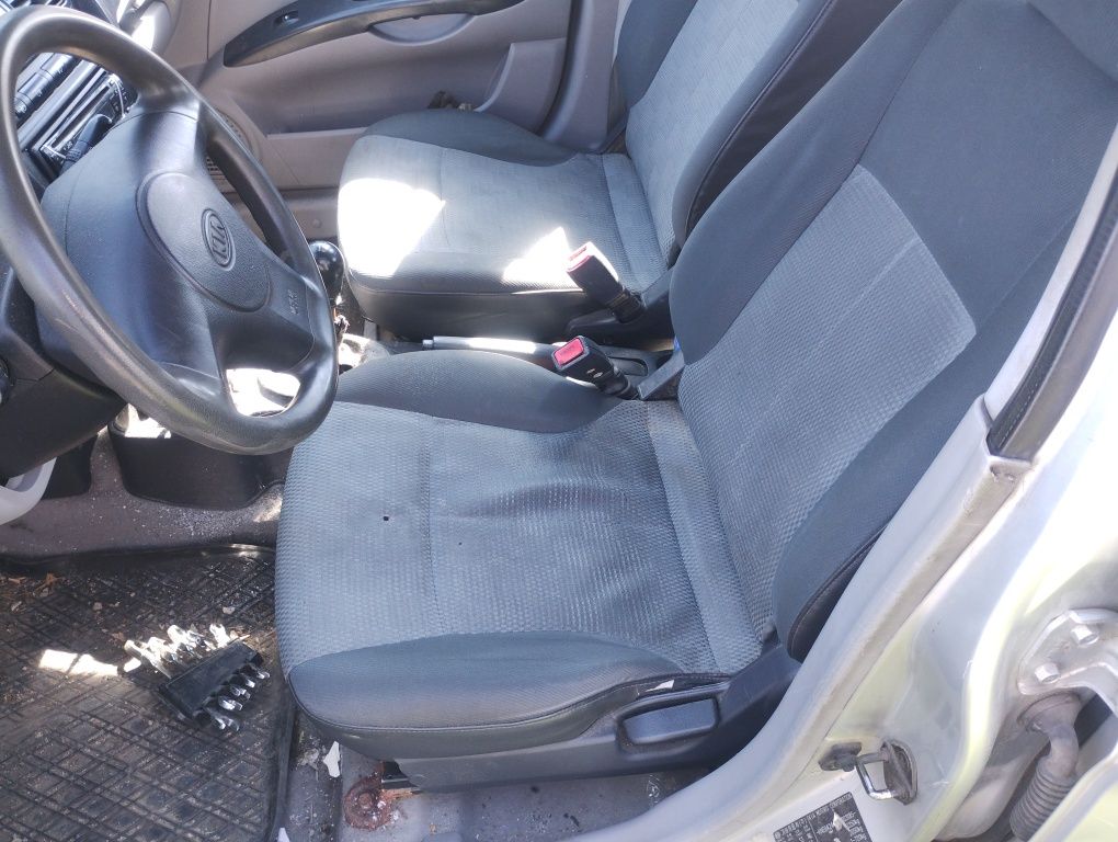 Киа Пикантно  Kia Picanto на части