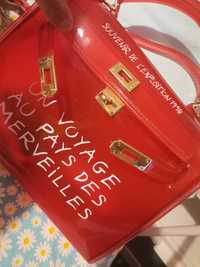 Дамска червена чанта много стилна