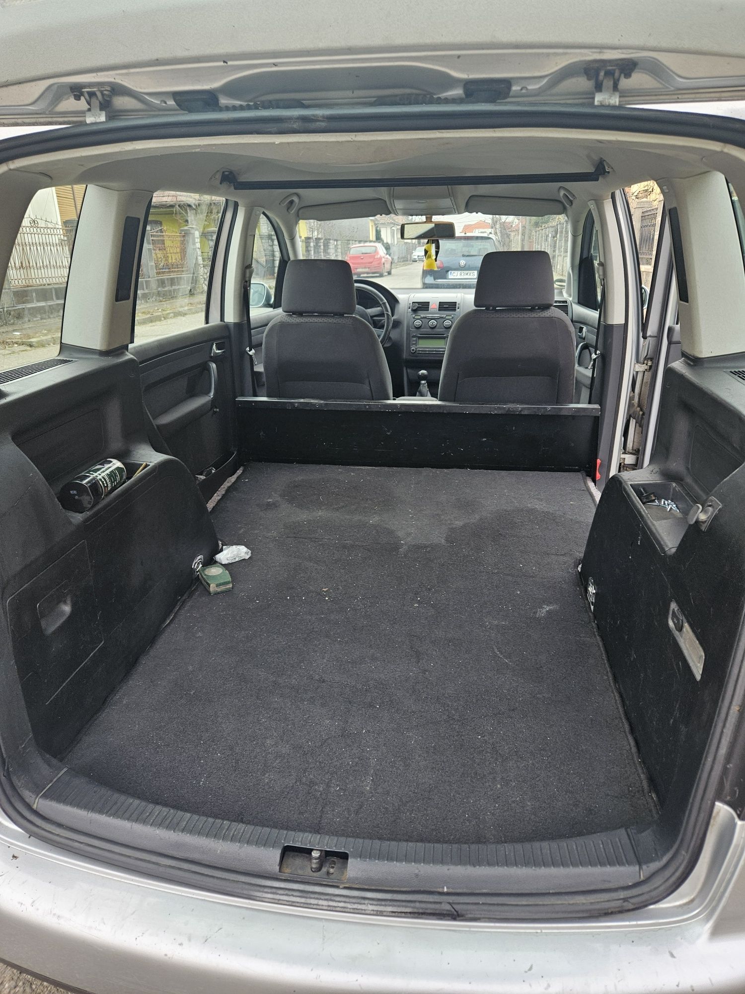 Vw touran,autoutilitara cu 2 locuri