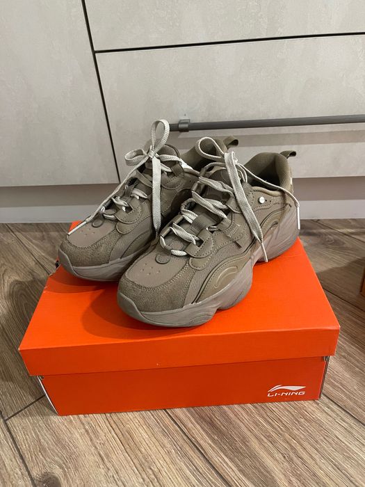 Кроссовки lining