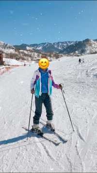 Продам женский лыжный костюм б/у 44-46р за 25000тг!