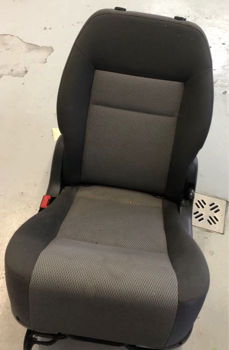 Curatare canapele, saltele, sacune , tapiterie auto la domiciliu!