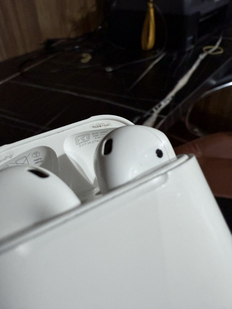 Слушалки Apple airpods 2 оригинал!