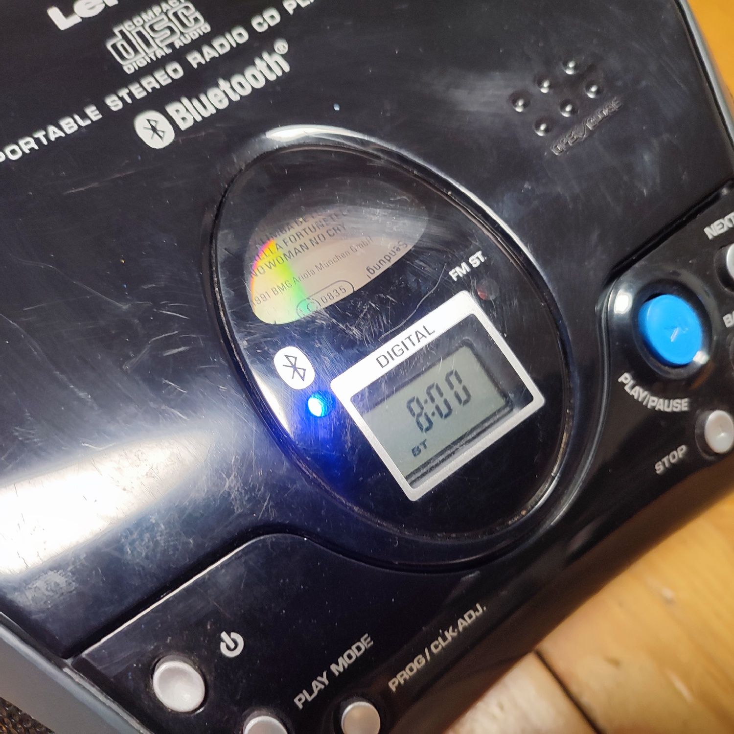 Радиокасетофон Lenco с Bluetooth и CD