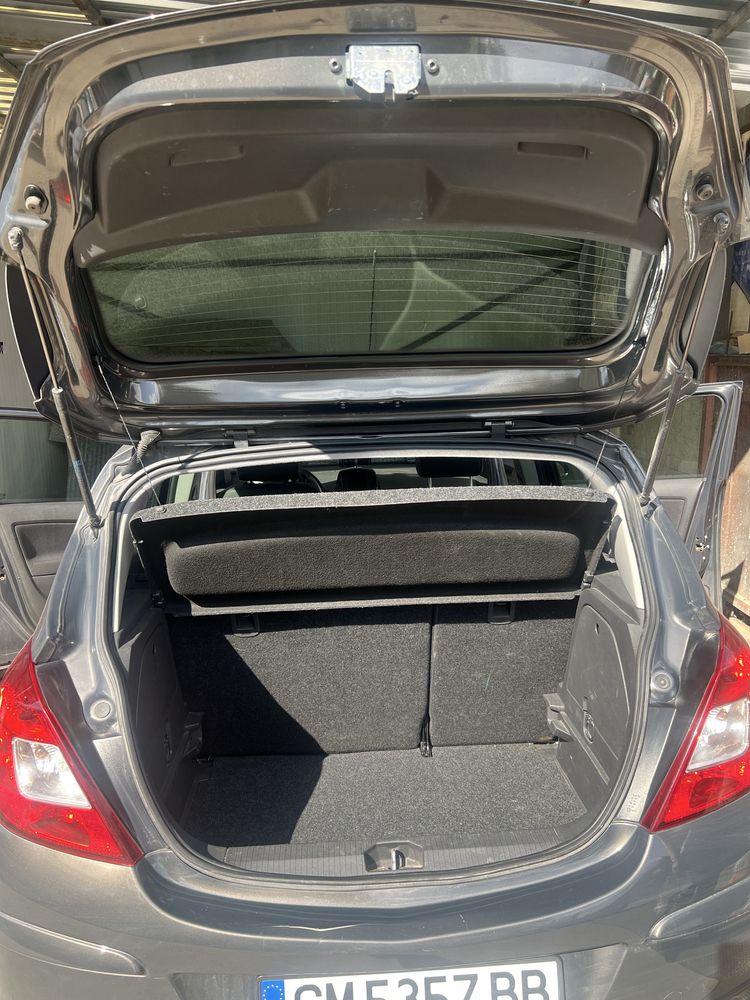 Opel Corsa 2014 заводска газ