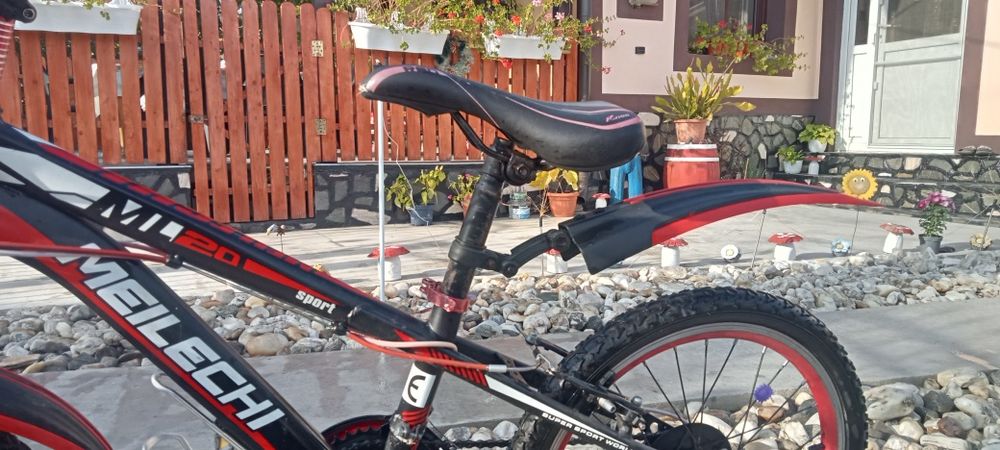 Vând bicicleta pentru copii de 7-13 ani