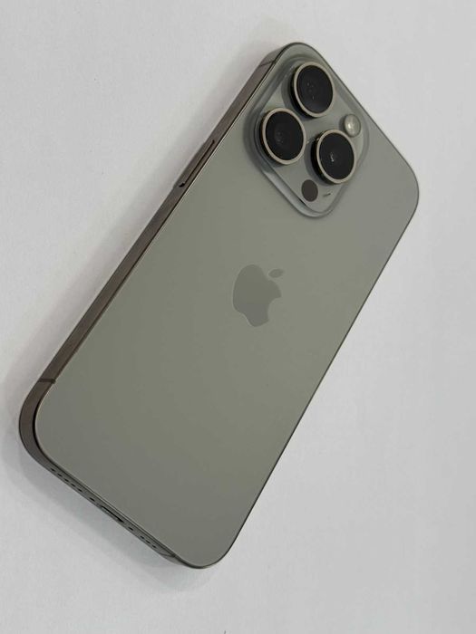 iPhone 15 Pro 128GB -Natural Titanium