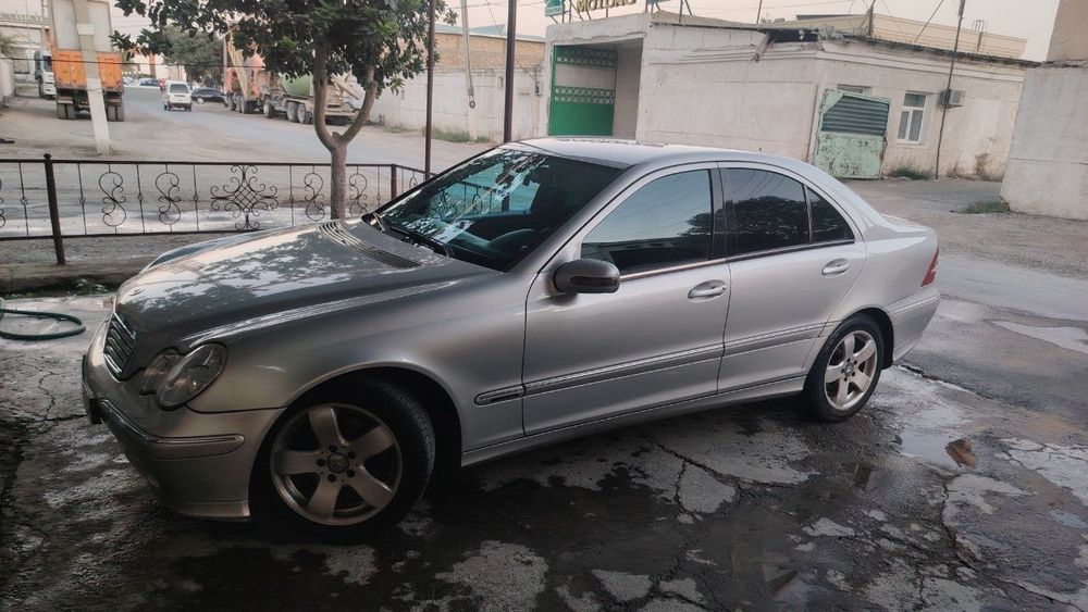 Mercedes Benz 2004 yil naxadu alo sastayaniy 203 kuzuv 9300$ narxi