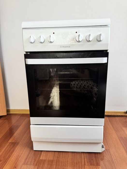 Продам газовую плиту Hansa