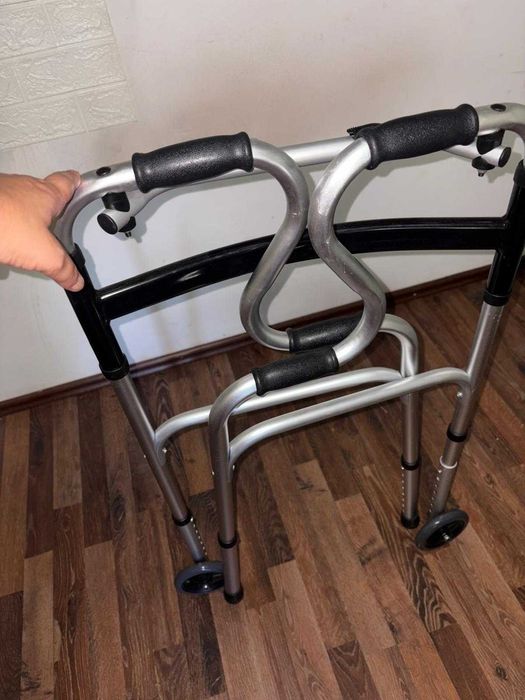 NOU OEFRTĂ 190 lei
Cadru de mers pliabil, curbat