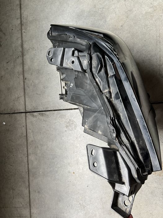 Far stanga MAZDA 3 - cod BCPW 51 040H