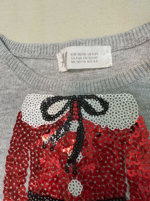 Красива коледна блуза на H&M за момиченце