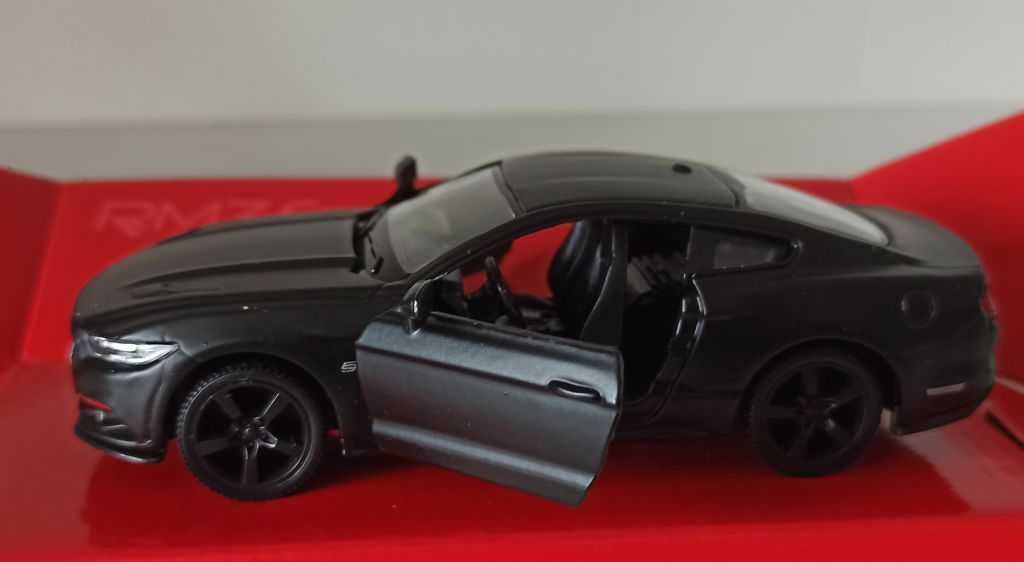 Macheta Ford Mustang GT 2015 negru - RMZ 1/36