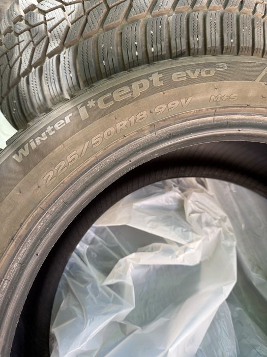 Set anvelope iarna 225 50 18 Hankook evo 3 aproape noi