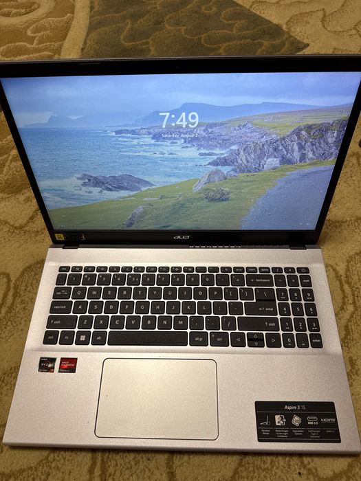 Vând laptop Acer Aspire 3