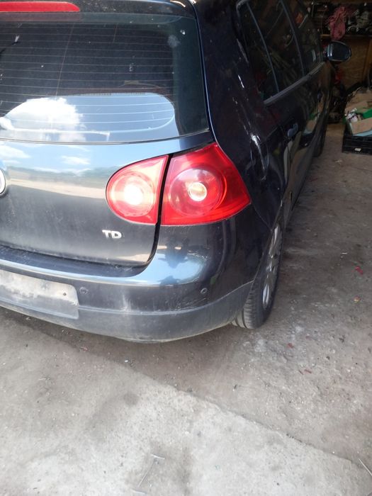 Haion cu lunetă Volkswagen Golf 5