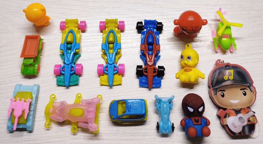 Продаются игрушки от kinder сюрприза новые. Гипсовые фигурки по 1.000.