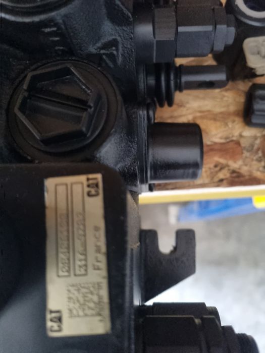 Distribuitor Caterpillar 428 E